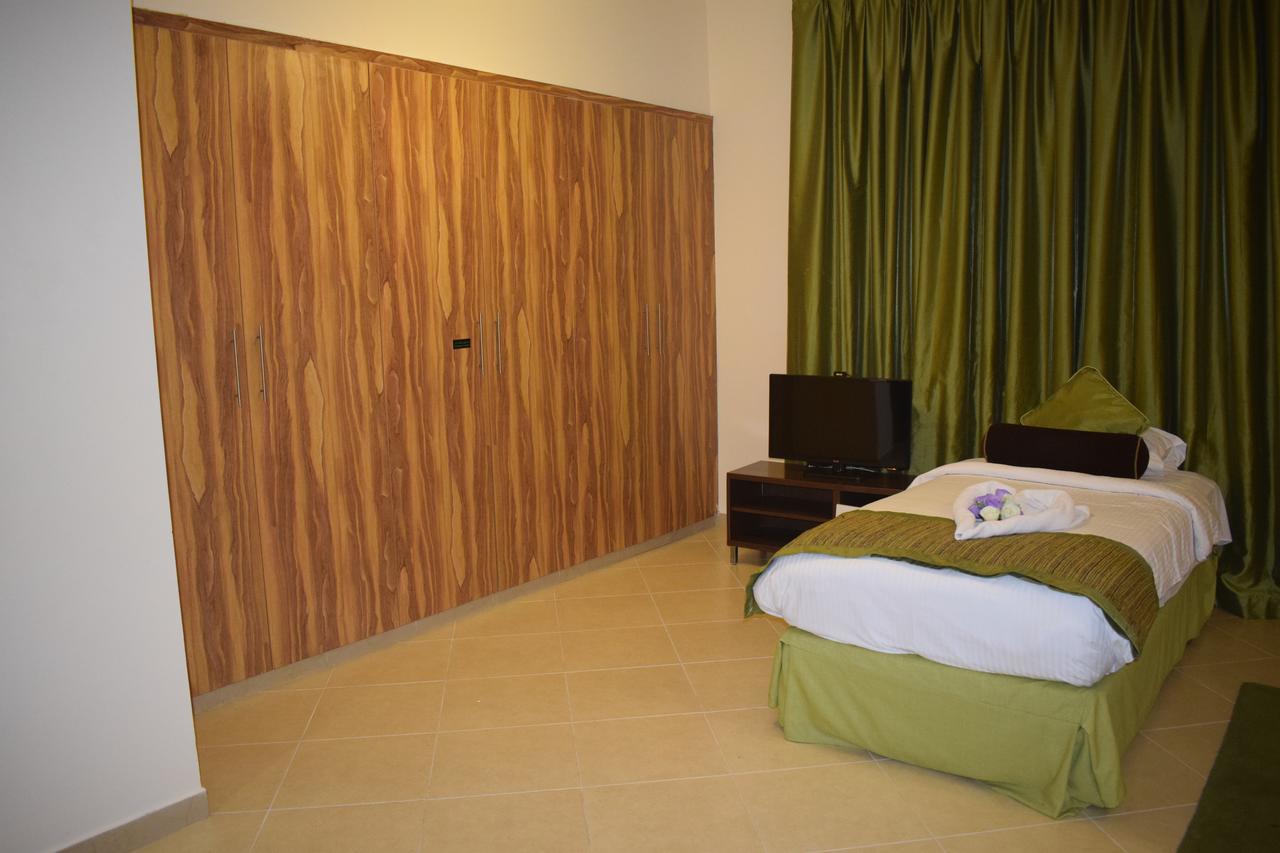 Al Waleed Palace Hotel Apartment Al Barsha Dubai Exterior foto